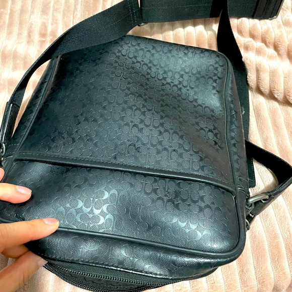 Men’s crossbody